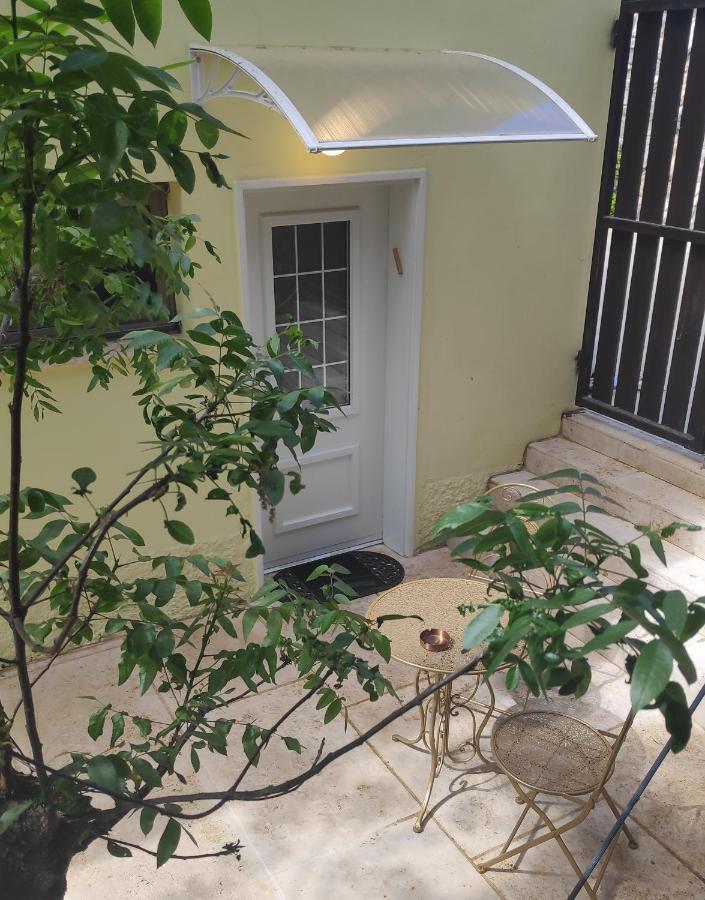 Appartement אחת ויחידה - One & Only à Ma'alot-Tarshiha Extérieur photo